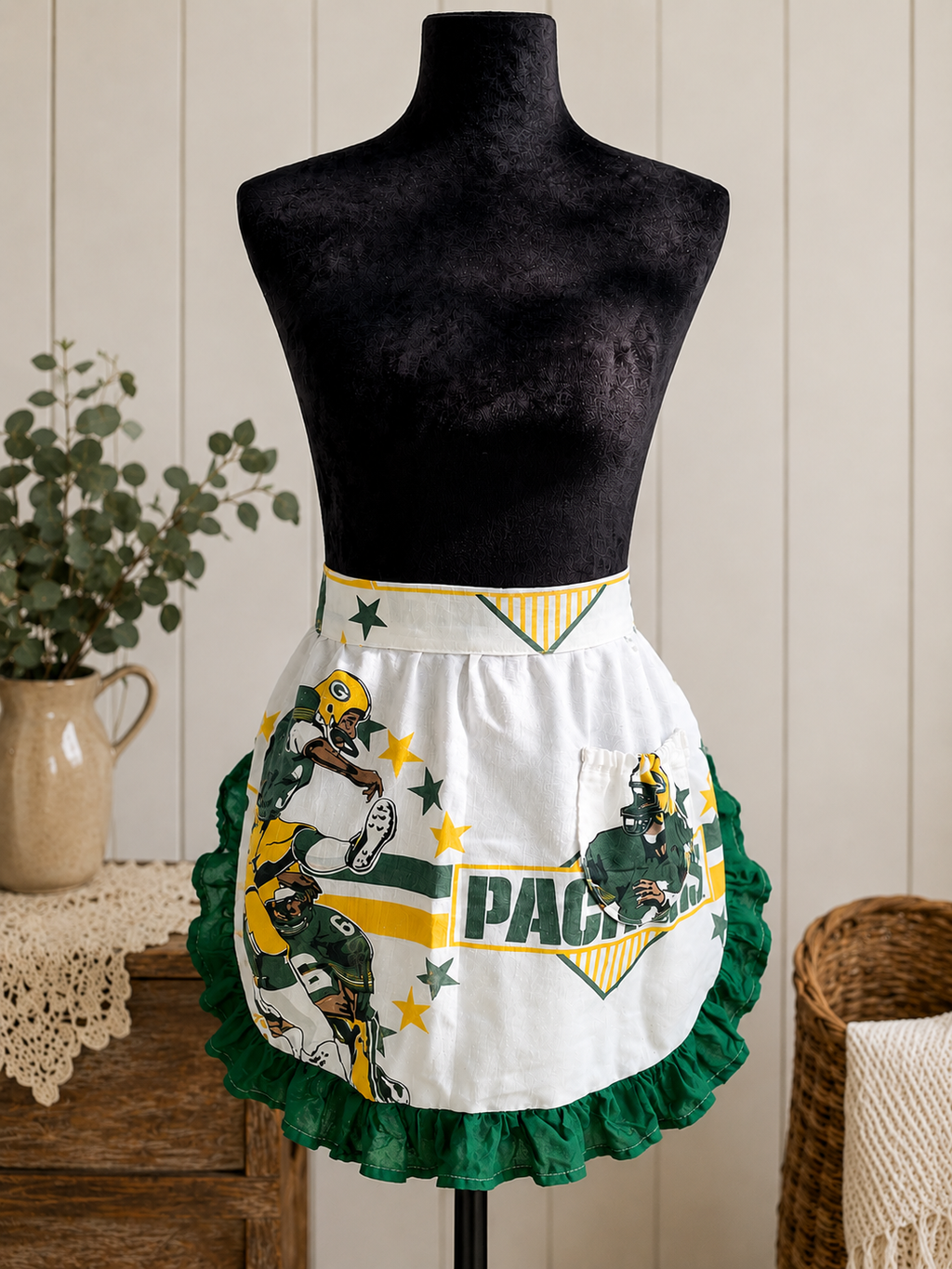 Frilly Apron